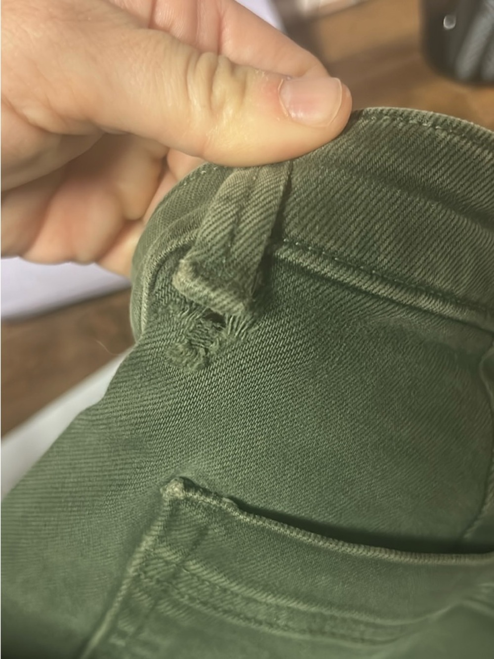 Everlane Pants in Olive Green - Picture 4 of 4